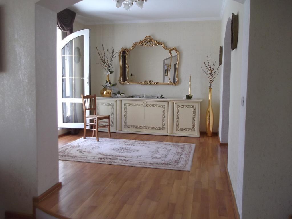 Pensiunea Raze De Soare Oradea Exterior foto